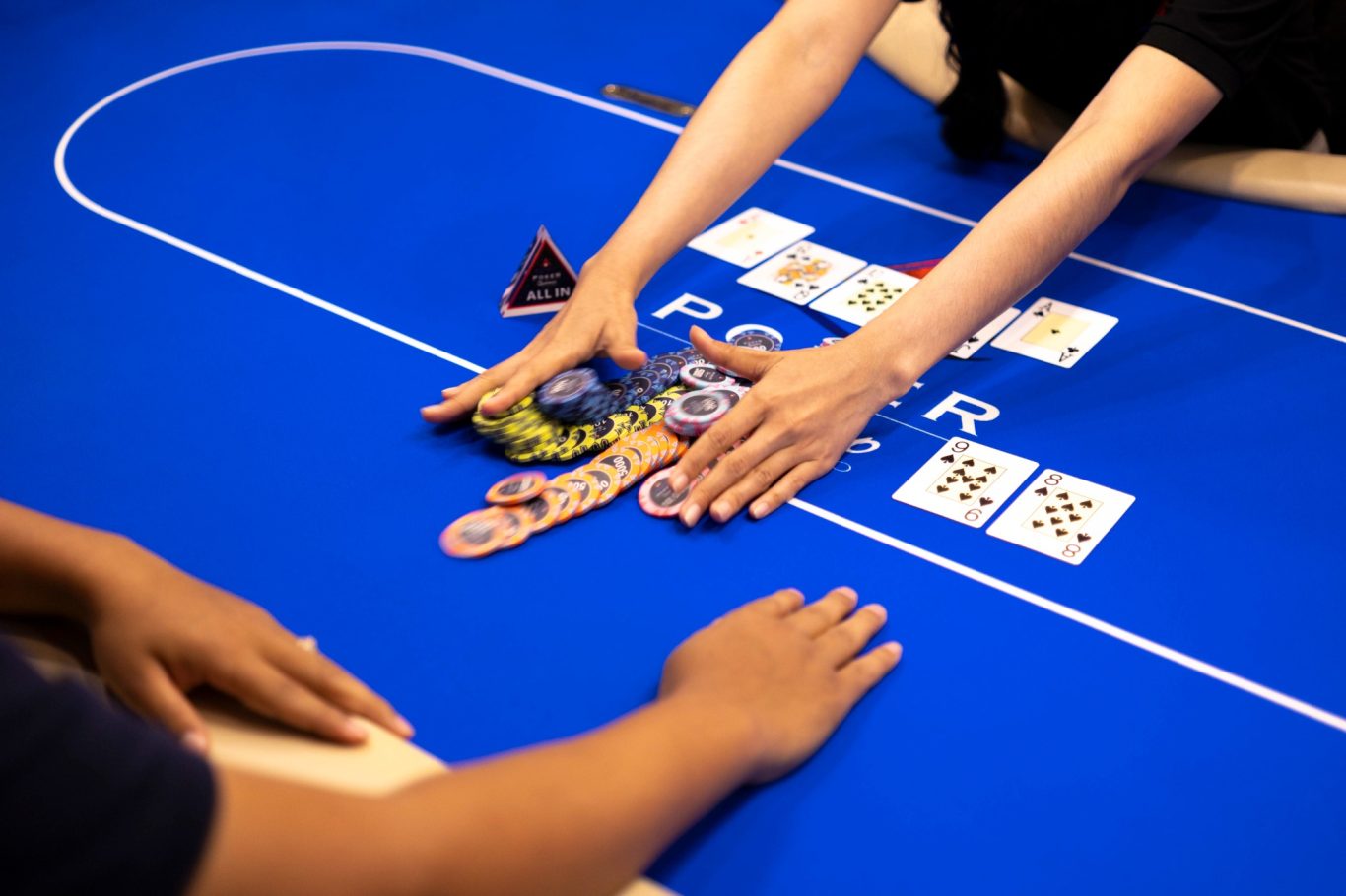 POKER TOURNAMENTS AT QUEENCO